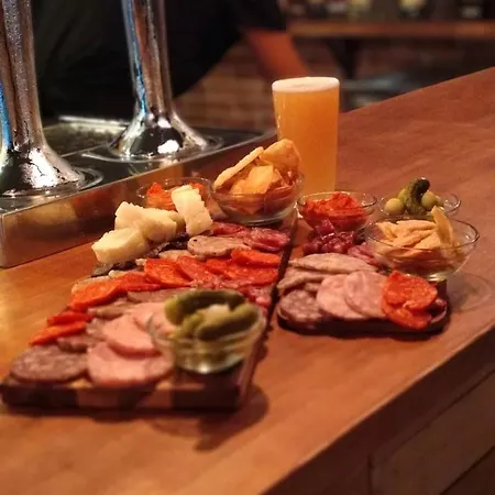 Ole Backpackers אכסניה