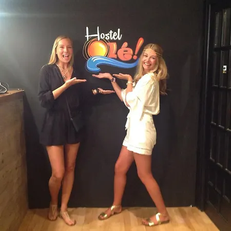 אכסניה Ole Backpackers