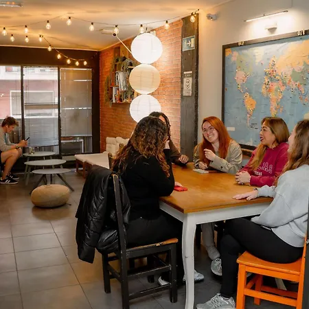 Ole Backpackers Hostel *
